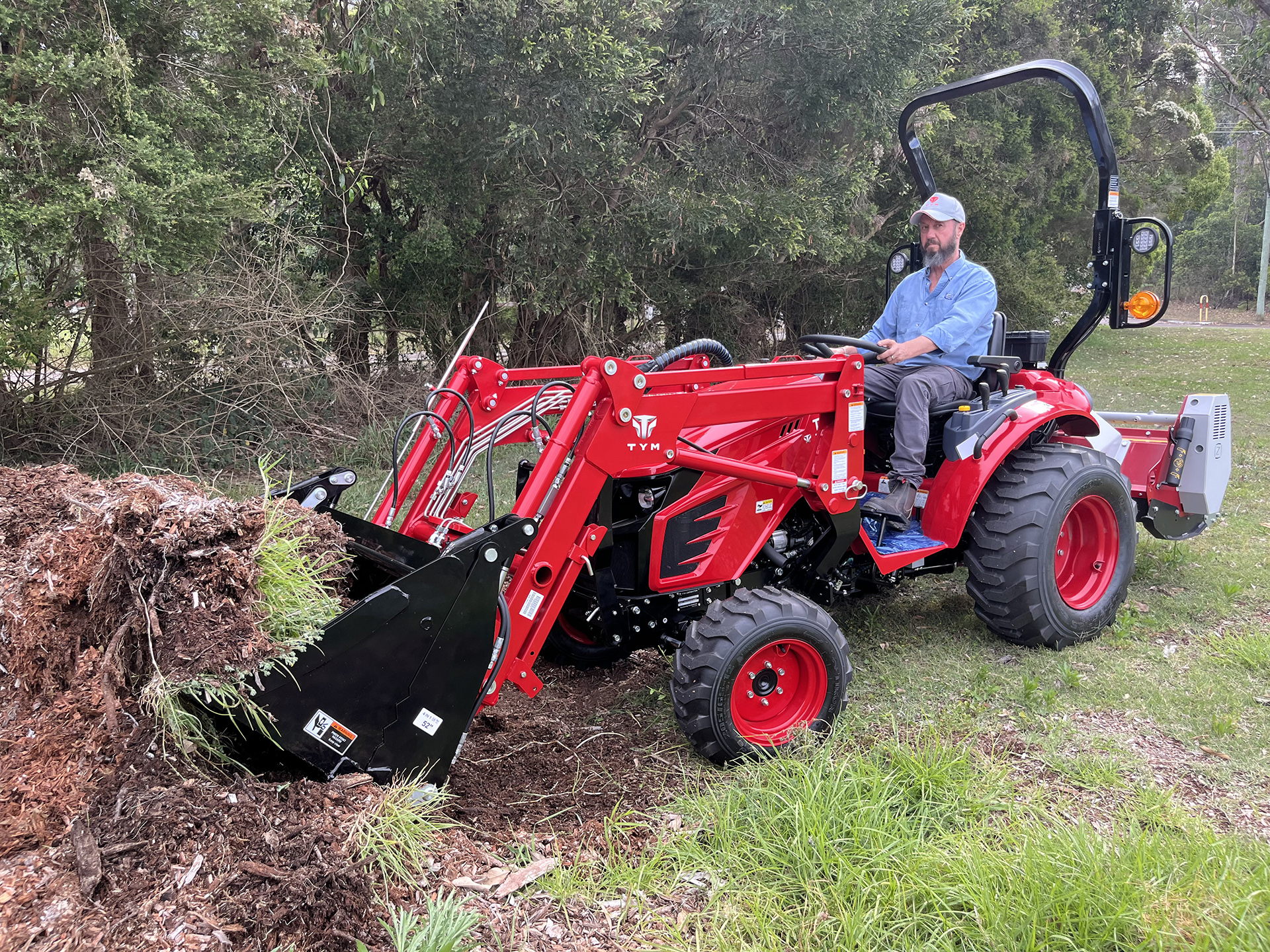 TYM T25 Optional Front End Loader (Click to enlarge) TYM T25 Optional Front End Loader